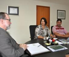 A presidente da Associação Comercial e Empresarial de Andirá – ACEAD, Silvia Flores, e o presidente da Fomento Paraná, Juraci Barbosa, assinaram nesta quinta-feira (10/12), em Curitiba, um termo de cooperação técnica com a Fomento Paraná, para implantar o programa Banco do Empreendedor em Andirá.