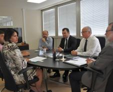 A presidente da Associação Comercial e Empresarial de Andirá – ACEAD, Silvia Flores, e o presidente da Fomento Paraná, Juraci Barbosa, assinaram nesta quinta-feira (10/12), em Curitiba, um termo de cooperação técnica com a Fomento Paraná, para implantar o programa Banco do Empreendedor em Andirá.