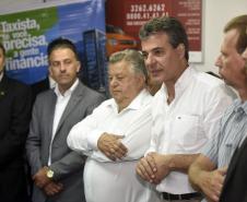 O governador Beto Richa anunciou nesta terça-feira (26), na cooperativa de táxi Radio Táxi Faixa Vermelha, em Curitiba, a reabertura da linha de crédito Banco do Empreendedor – Taxista, da Fomento Paraná. 