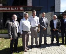 O governador Beto Richa anunciou nesta terça-feira (26), na cooperativa Rádio Táxi Faixa Vermelha, em Curitiba, a reabertura da linha de crédito Banco do Empreendedor – Taxista, da Fomento Paraná. 