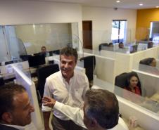 O governador Beto Richa anunciou nesta terça-feira (26), na cooperativa Rádio Táxi Faixa Vermelha, em Curitiba, a reabertura da linha de crédito Banco do Empreendedor – Taxista, da Fomento Paraná. 