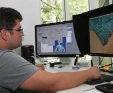 FABIO HENTZ- empresa Imagi em Santa Felicidade. Com financiamento oferecido pela Fomento Paraná, ele comprou equipamento de ponta, gerou empregos em plena recessão, e tornou a empresa conhecida internacionalmente.