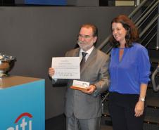 A Fomento Paraná, instituição financeira de desenvolvimento do Governo do Paraná, foi a vencedora da 10ª edição do “Prêmio Citi Melhores Microempreendimentos” (www.pcmm.com.br) na categoria Gestão Inovadora para Instituições de Microfinanças. 