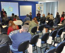 A Fomento Paraná conclui nesta sexta-feira (29) a capacitação de uma nova turma de agentes de crédito. São 49 pessoas que atuam em prefeituras e outras instituições parceiras em todo o Paraná. No total, são 45 municípios representados nessa turma. 