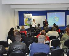 A Fomento Paraná conclui nesta sexta-feira (29) a capacitação de uma nova turma de agentes de crédito. São 49 pessoas que atuam em prefeituras e outras instituições parceiras em todo o Paraná. No total, são 45 municípios representados nessa turma. 