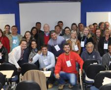 A Fomento Paraná conclui nesta sexta-feira (29) a capacitação de uma nova turma de agentes de crédito. São 49 pessoas que atuam em prefeituras e outras instituições parceiras em todo o Paraná. No total, são 45 municípios representados nessa turma. 