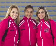 Equipe da Associação de Ginástica Ritmica, patrocinada pela Fomento Paraná. Na foto, Fabiana Pace Niedzwiedz, Barbara Domingos e Marcia Naves, coordenadora técnica da equipe. Foto: Pedro Ribas/ANPr