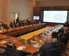 O governador Beto Richa formalizou a abertura da linha de crédito da Fomento Paraná. Serão R$10 milhões para financiar o investimento das emissoras em equipamentos e reformas da estrutura física para passar a transmitir o sinal em FM. 