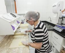 Ercilia Maria dos Santos, proprietária de pastelaria no Cajuru, ampliou o negócio através de financiamento pela Fomento Paraná. 