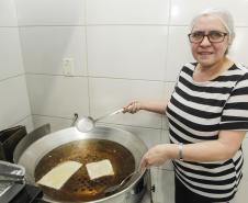 Ercilia Maria dos Santos, proprietária de pastelaria no Cajuru, ampliou o negócio através de financiamento pela Fomento Paraná. 