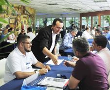 A Administração dos Portos de Paranaguá e Antonina (Appa), em parceria com o Sebrae e a Fomento Paraná, promoveram uma Rodada de Negócios no Porto de Paranaguá, nesta quinta-feira (25), com o objetivo de aproximar clientes e fornecedores que prestam serviços para empresas ligadas à área portuária.