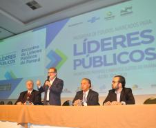 O Governo do Paraná vai disponibilizar uma nova linha de financiamentos para atender à demanda dos municípios para renovar ou ampliar a frota de transporte escolar em 2017. O anúncio foi feito pelo presidente da Fomento Paraná, Juraci Barbosa, durante o Encontro de Prefeitas e Prefeitos Eleitos – gestão 2017-2020, que está sendo realizado em Foz do Iguaçu.