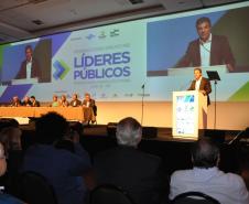 Encontro de Prefeitas e Prefeitos Eleitos - Gestão 2017-2020, promovido pelo Governo do Paraná, em parceria com o Sebrae/PR, em Foz do Iguaçu, de 29 de novembro a 2 de dezembro de 2016.
Na imagem, o governador Beto Richa abre os trabalhos do encontro.