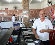 Para o comerciante Carlos Roberto Freire, que trabalha na avenida desde a década de 60, a obra representa compromisso do governador Beto Richa com a população do litoral. 