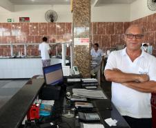 Para o comerciante Carlos Roberto Freire, que trabalha na avenida desde a década de 60, a obra representa compromisso do governador Beto Richa com a população do litoral. 