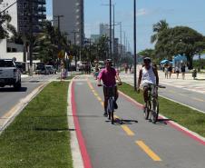 Revitalização deu nova iluminação, pistas para caminhada e ciclovias, entre outras melhorias na avenida Atlântica. A restauração do Ginásio de Esportes Vicente Gurski também abriu uma nova área de lazer para a população. As benfeitorias foram financiadas pela Fomento Paraná.