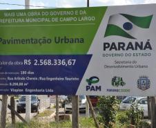 O presidente da Fomento Paraná, Juraci Barbosa, e o diretor de Operações do Setor Público, Omar Sabbag Filho, reuniram-se com o prefeito de Campo Largo, Marcelo Puppi, nesta quinta (17/2), para falar sobre novos financiamentos para apoiar empreendedores privados do município, bem como para obras públicas. 