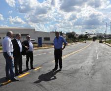 O presidente da Fomento Paraná, Juraci Barbosa, e o diretor de Operações do Setor Público, Omar Sabbag Filho, reuniram-se com o prefeito de Campo Largo, Marcelo Puppi, nesta quinta (17/2), para falar sobre novos financiamentos para apoiar empreendedores privados do município, bem como para obras públicas. 