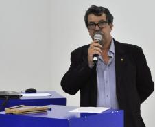 A aula inaugural da capacitação aconteceu na noite da última quarta-feira (15) no Centro de Empreendedorismo e Artesanato de Pinhais (Ceart). Na imagem, o agente de crédito Aroldo Bertassoni Biss.