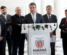 O governador Beto Richa assinou nesta quinta-feira (16) em evento no Palácio Iguaçu o decreto que estabelece as novas regras do programa, que passa a incluir mais segmentos, como e-commerce, comércio atacadista e varejista, e a permitir a utilização de créditos de ICMS para investimentos. Curitiba,16/03/2017 Foto: Jaelson Lucas / ANPr