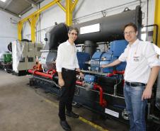 Rodrigo Duarte e Silvio Dalmolin, sócios da Solidda Energia, fabricante de  turbinas a vapor a partir de biomassa. Crédito da Fomento Paraná ajudou no desenvolvimento do projeto das turbinas.
Foto: Arnaldo Alves / ANPr.