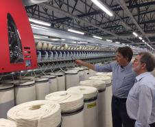O presidente da Fomento Paraná Juraci Barbosa Sobrinho realizou na sexta-feira (24) uma visita técnica a Toledo. Pela manhã esteve reunido com a administração municipal, depois vistoriou os investimentos no município e também no setor privado. Também se reuniu com a Associação Comercial e Empresarial (Acit) para divulgar algumas linhas de créditos. Durante sua passagem, o representante enalteceu o crescimento e fortalecimento da instituição.
