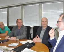 O presidente da ACIAI, empresário Oscar Muchau, acompanhado do secretário municipal de Desenvolvimento, Luis Antonio Andreassa, o vereador Rogerio Kuhn e o jornalista Nilton Pabis, da Folha de Irati, foram recebidos pelo presidente da Fomento Paraná, Juraci Barbosa. No encontro foi discutida a formalização da parceria, que prevê a criação de um espaço e da contratação e capacitação de um agente de crédito para atuar na ACIA para oferta de linhas de crédito aos empreendedores locais.