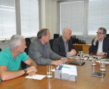 O presidente da ACIAI, empresário Oscar Muchau, acompanhado do secretário municipal de Desenvolvimento, Luis Antonio Andreassa, o vereador Rogerio Kuhn e o jornalista Nilton Pabis, da Folha de Irati, foram recebidos pelo presidente da Fomento Paraná, Juraci Barbosa. No encontro foi discutida a formalização da parceria, que prevê a criação de um espaço e da contratação e capacitação de um agente de crédito para atuar na ACIA para oferta de linhas de crédito aos empreendedores locais.