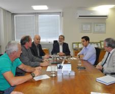 O presidente da ACIAI, empresário Oscar Muchau, acompanhado do secretário municipal de Desenvolvimento, Luis Antonio Andreassa, o vereador Rogerio Kuhn e o jornalista Nilton Pabis, da Folha de Irati, foram recebidos pelo presidente da Fomento Paraná, Juraci Barbosa. No encontro foi discutida a formalização da parceria, que prevê a criação de um espaço e da contratação e capacitação de um agente de crédito para atuar na ACIA para oferta de linhas de crédito aos empreendedores locais.