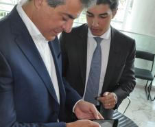 A Fomento Paraná também apresentou ao governador o novo aplicativo para dispositivos móveis desenvolvido pela instituição - é primeira instituição financeira do gênero a criar um aplicativo mobile. 