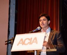 O diretor de mercado da Fomento Paraná, Luiz Renato Hauly, apresenta as linhas de financiamento da instituição ao público em Apucarana.