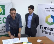 Foi renovado nesta quinta-feira (29) o acordo de cooperação técnica entre a Fomento Paraná, instituição financeira de desenvolvimento do Governo do Paraná, e a Associação Comercial e Empresarial de Cornélio Procópio – ACEP.
O documento foi assinado pelo diretor de Mercado da Fomento Paraná, Luiz Renato Hauly, e pelo presidente da ACEP, Marcos Pedroso. 