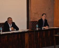 Debate entre os empregados candidatos a representante no Conselho de Administração da Fomento Paraná.