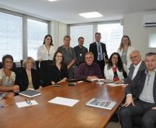 Palestra promovida pela UniFomento com o professor alemão Klaus Rother e Giovanna Zeny, apresentada a diretores, gerentes, assessores e coordenadores da Fomento Paraná. 