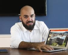 Guido Petinelli, da Petinelli Engenharia, de Curitiba, que projeta construções de forma integrada, para reduzir o consumo de energia e o impacto ambiental em edificações.
Foto: Arnaldo Alves / ANPr.