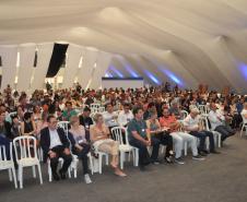 A Fomento Paraná, instituição financeira do Governo do Estado e o Sebrae/PR promovem o Encontro Estadual de Agentes de Crédito e Desenvolvimento, em Pontal do Paraná. 
O evento, que acontece nesta terça e quarta (30 e 31/10), na Associação Banestado, tem a participação de 300 agentes que atuam em todo o estado. 