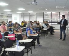 A Fomento Paraná recebeu nesta quarta, 16/01, um grupo de participantes do Projeto Jovem Empresário para apresentar o funcionamento da instituição financeira do Governo do Estado.