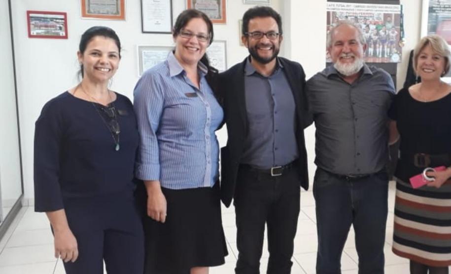Heraldo Neves e Emilia Belinati reunidos com o prefeito de Cianorte, Claudecir Bongiorno.