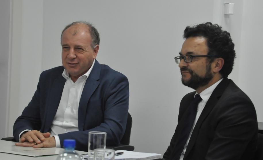 Heraldo Neves e o secretário João Carlos Ortega durante evento para adesão da Fomento Paraná aos ODS