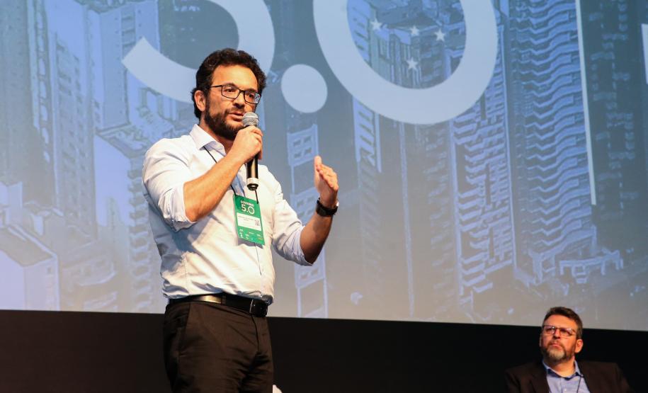 Heraldo Neves, diretor-presidente da Fomento Paraná, em palestra durante o evento Governo 5.0, em Foz do Iguaçu.