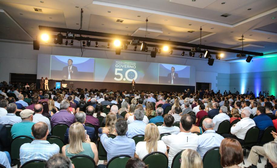 O encontro Governo 5.0 reúne prefeitos, secretários estaduais, representantes da Itaipu, de empresas públicas e de outros poderes.