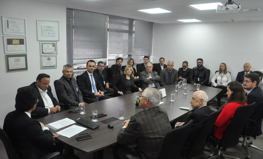 Fomento Paraná empossa novos diretores