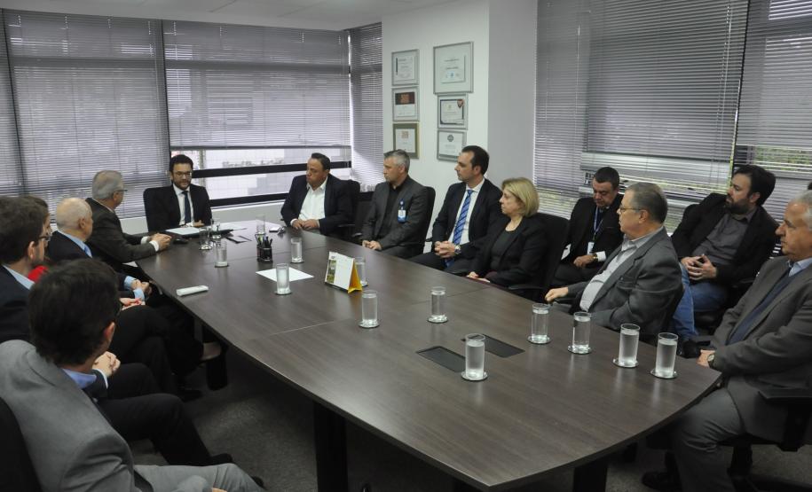 Fomento Paraná empossa novos diretores