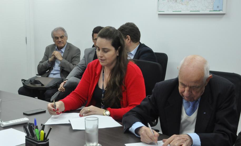 Fomento Paraná empossa novos diretores