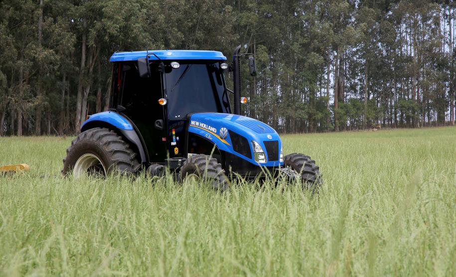 O Programa Trator Solidário proporcionou este ano economia de cerca de R$ 17 milhões para os agricultores familiares paranaenses