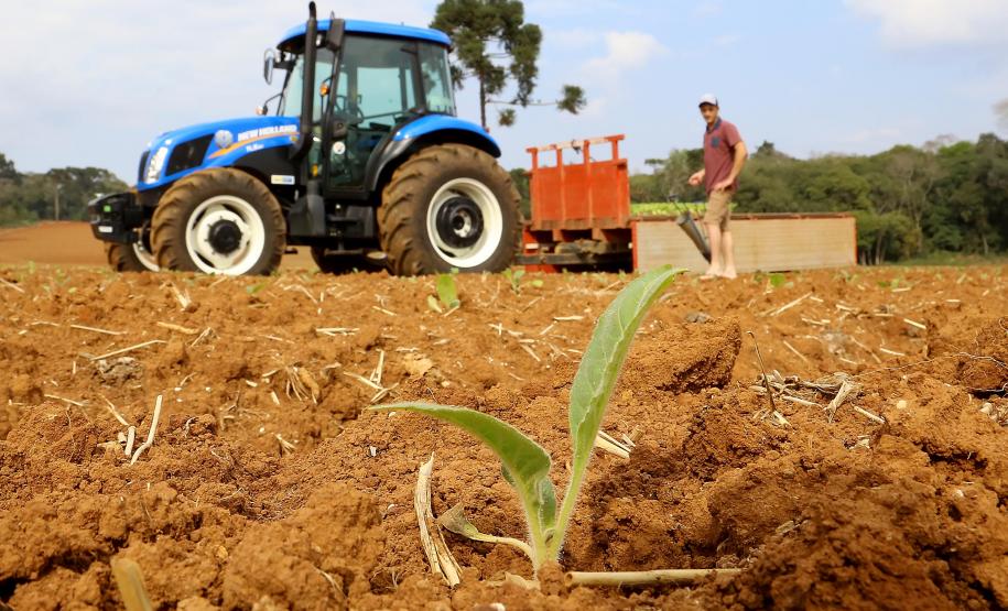 O Programa Trator Solidário proporcionou este ano economia de cerca de R$ 17 milhões para os agricultores familiares paranaenses