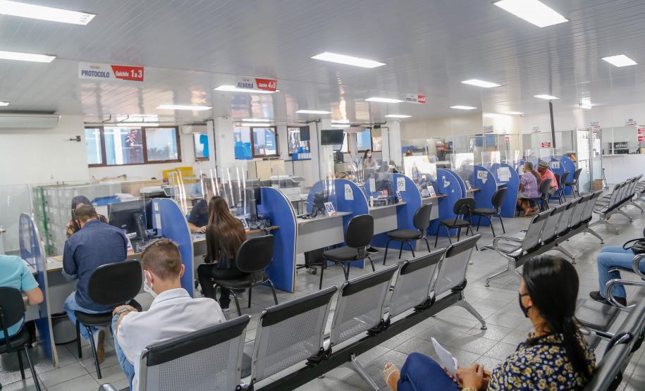 Apucarana montou um esquema de atendimento para ajudar e facilitar as pessoas a chegarem até a linha de crédito