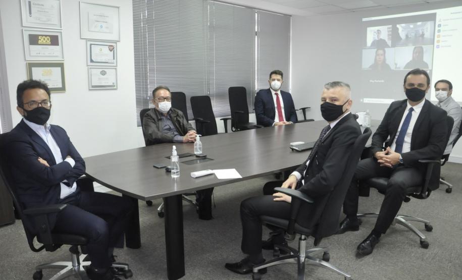 Homenagem marca despedida do empregado nº 01 da Fomento Paraná