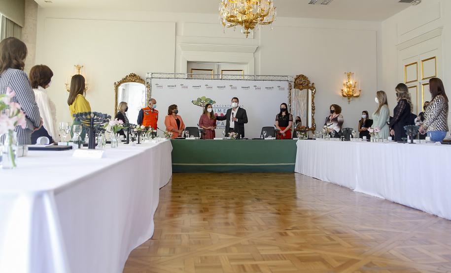 Encontro de primeiras-damas discute ações voltadas às mulheres