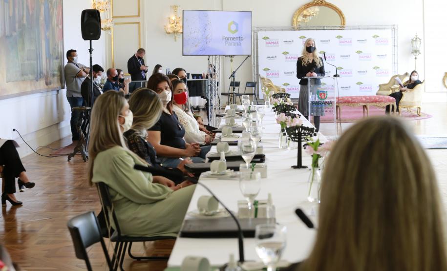 Encontro de primeiras-damas discute ações voltadas às mulheres